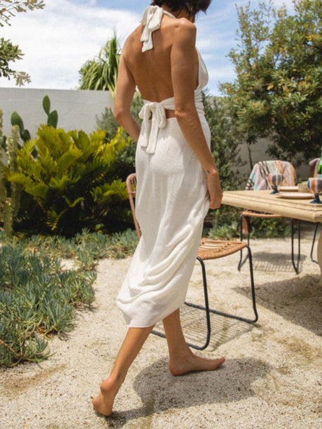 Aurohaya Halter Neck Deep V-Neck Slim Fit Pleated Backless Midi Dress