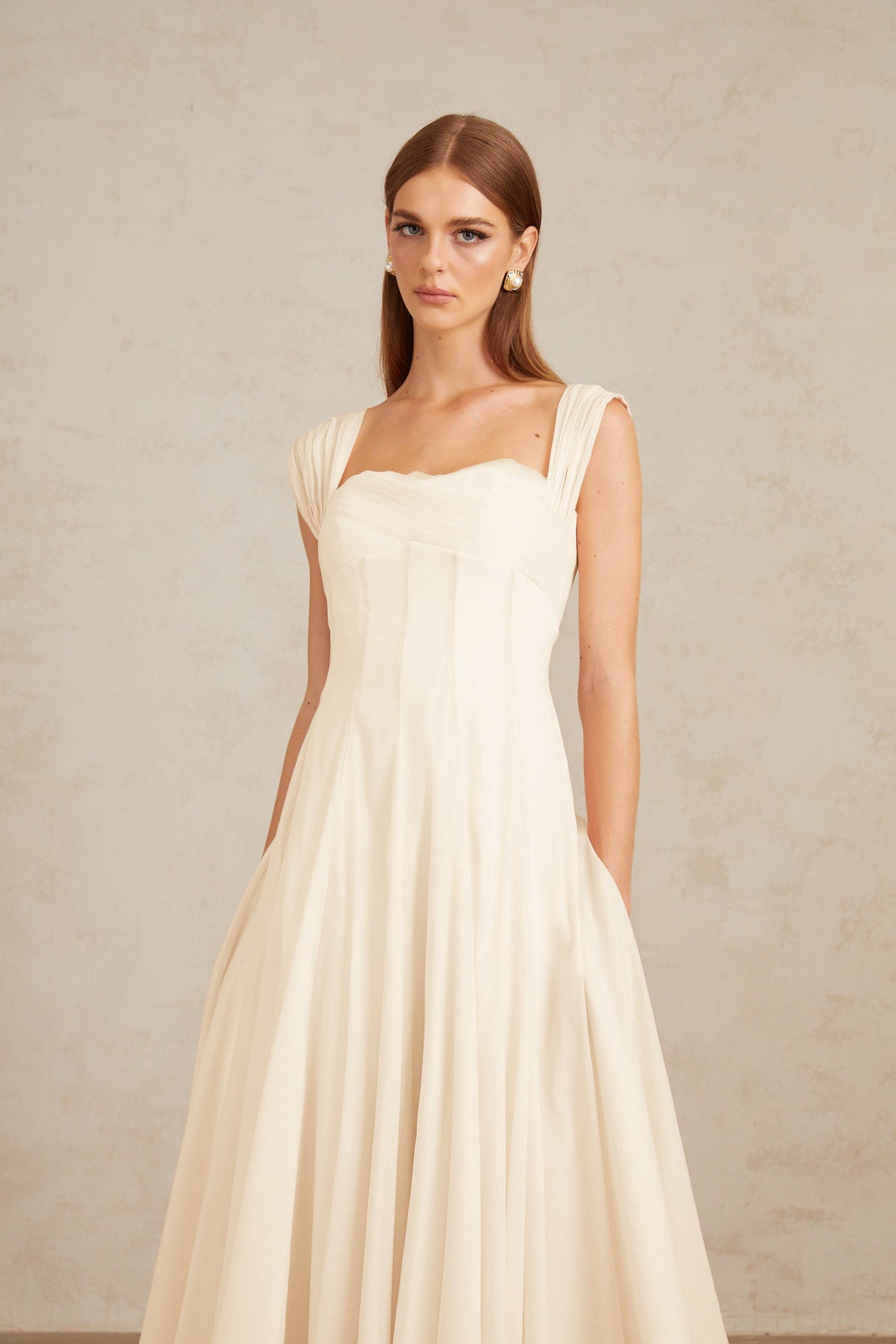 Aurohaya Érasme Cream White Flounced Midi dress
