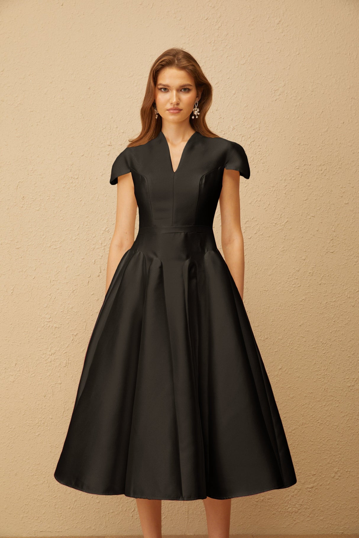 Aurohaya Aventin Black Godet Design Midi Dress
