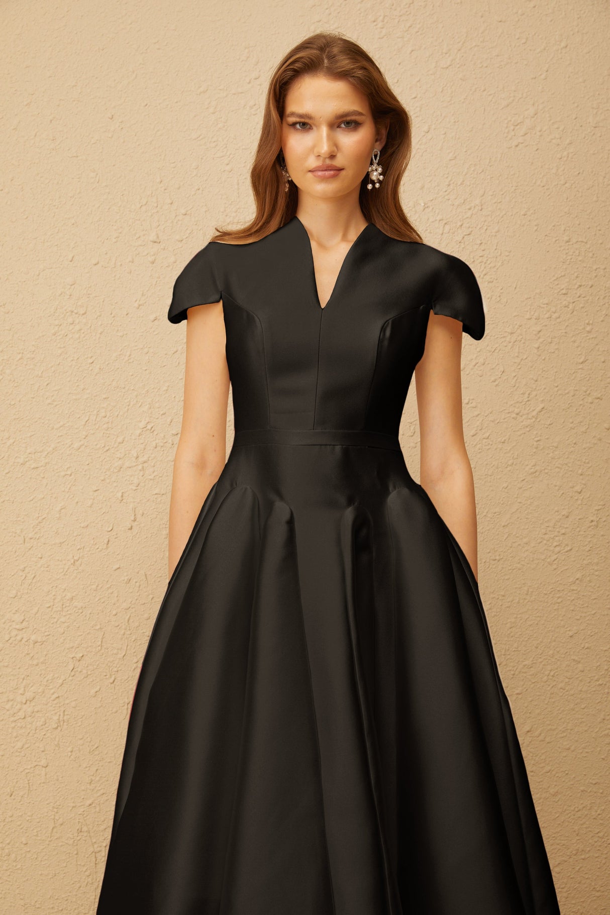 Aurohaya Aventin Black Godet Design Midi Dress