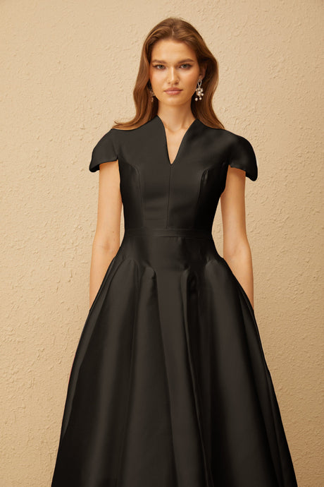 Aurohaya Aventin Black Godet Design Midi Dress