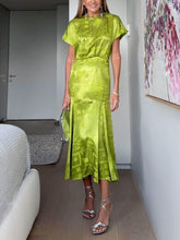 Aurohaya Elegant Satin Unique Jacquard Print Midi Dress Green