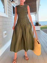 Aurohaya Casual Elegance Pleated Sheath Maxi Dress Dark Green