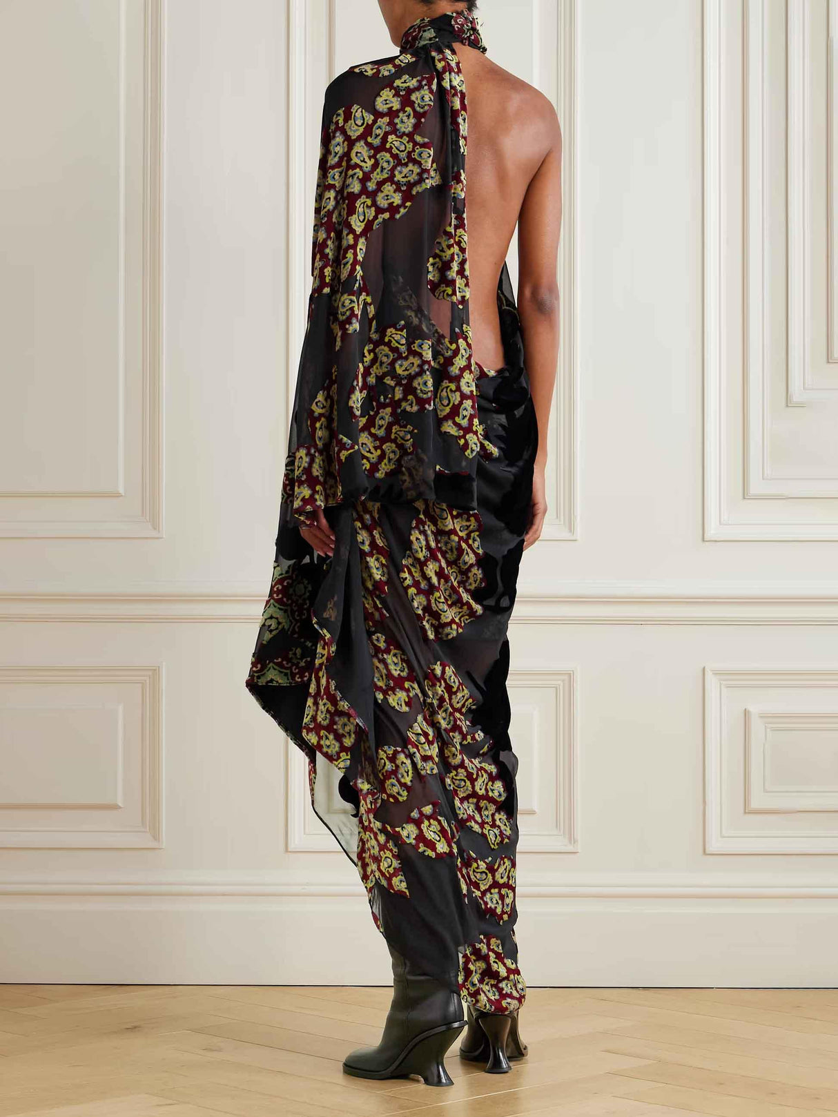 Aurohaya Elegant Halterneck Pleated Print Maxi Dress