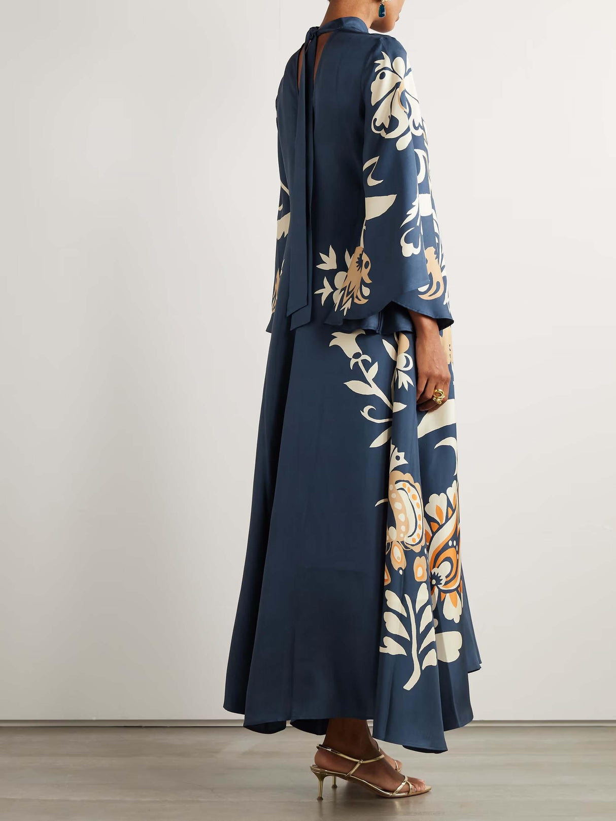 Aurohaya Vintage Floral Print Neckline Flowy Maxi Dress
