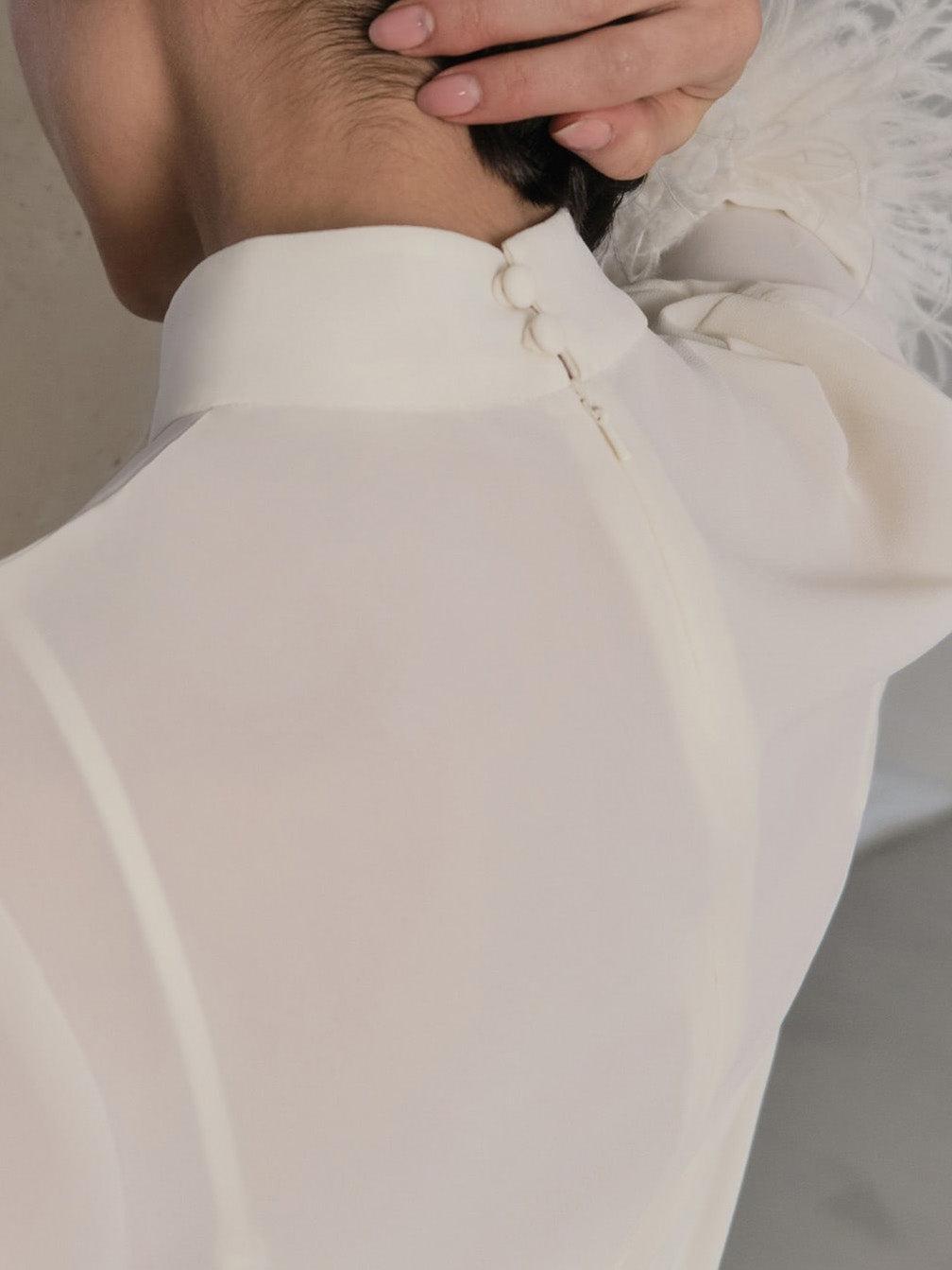 Aurohaya Elegant High-Neck Feather Cuff Chiffon Midi Dress