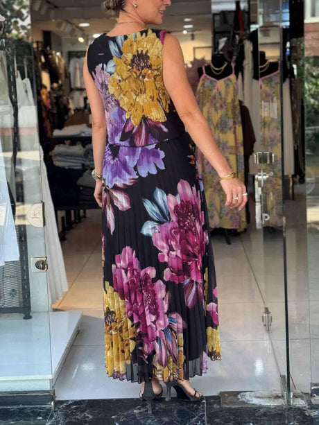 Aurohaya Elegant Double-layered Pleated Chiffon Printed Maxi Dress