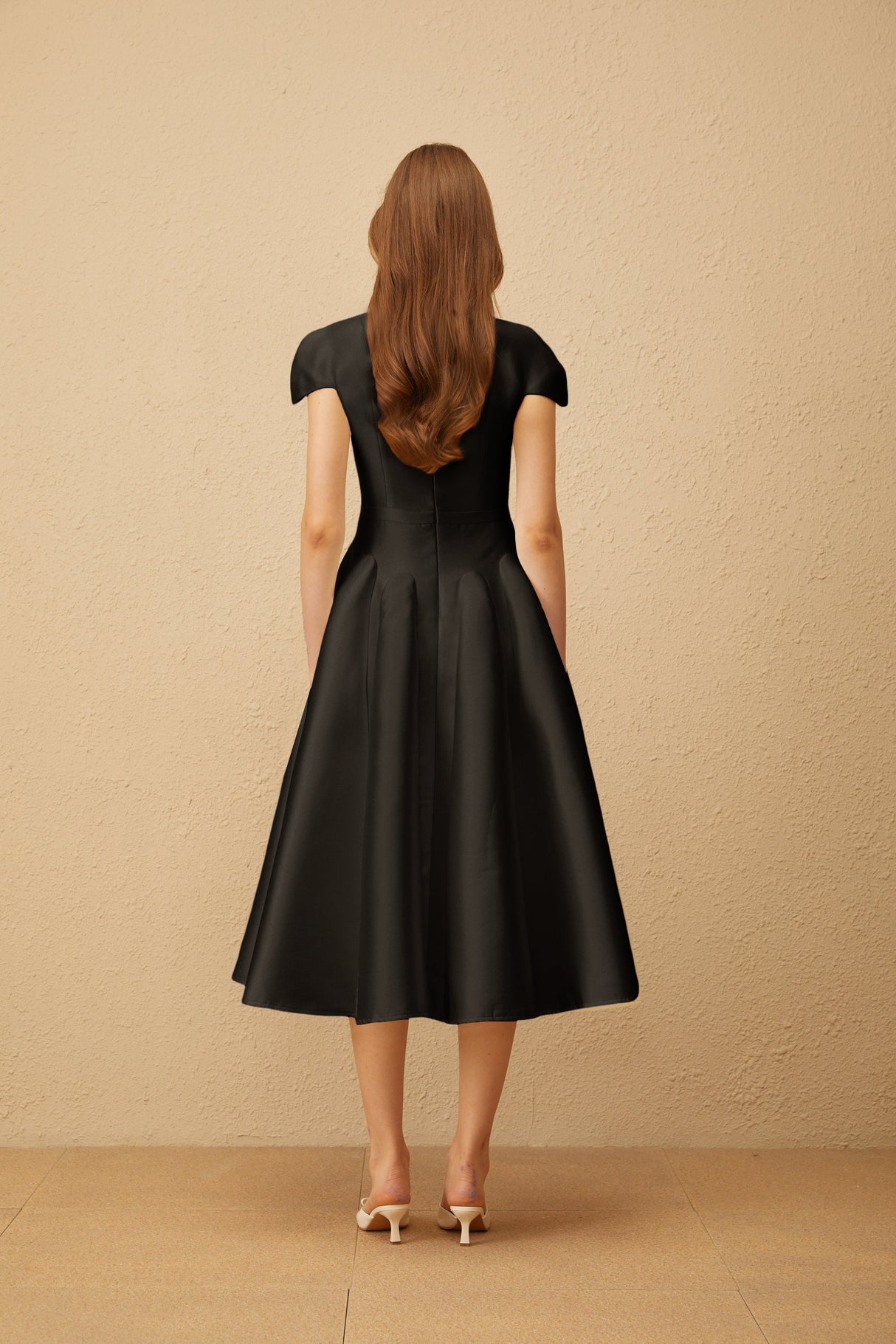 Aurohaya Aventin Black Godet Design Midi Dress