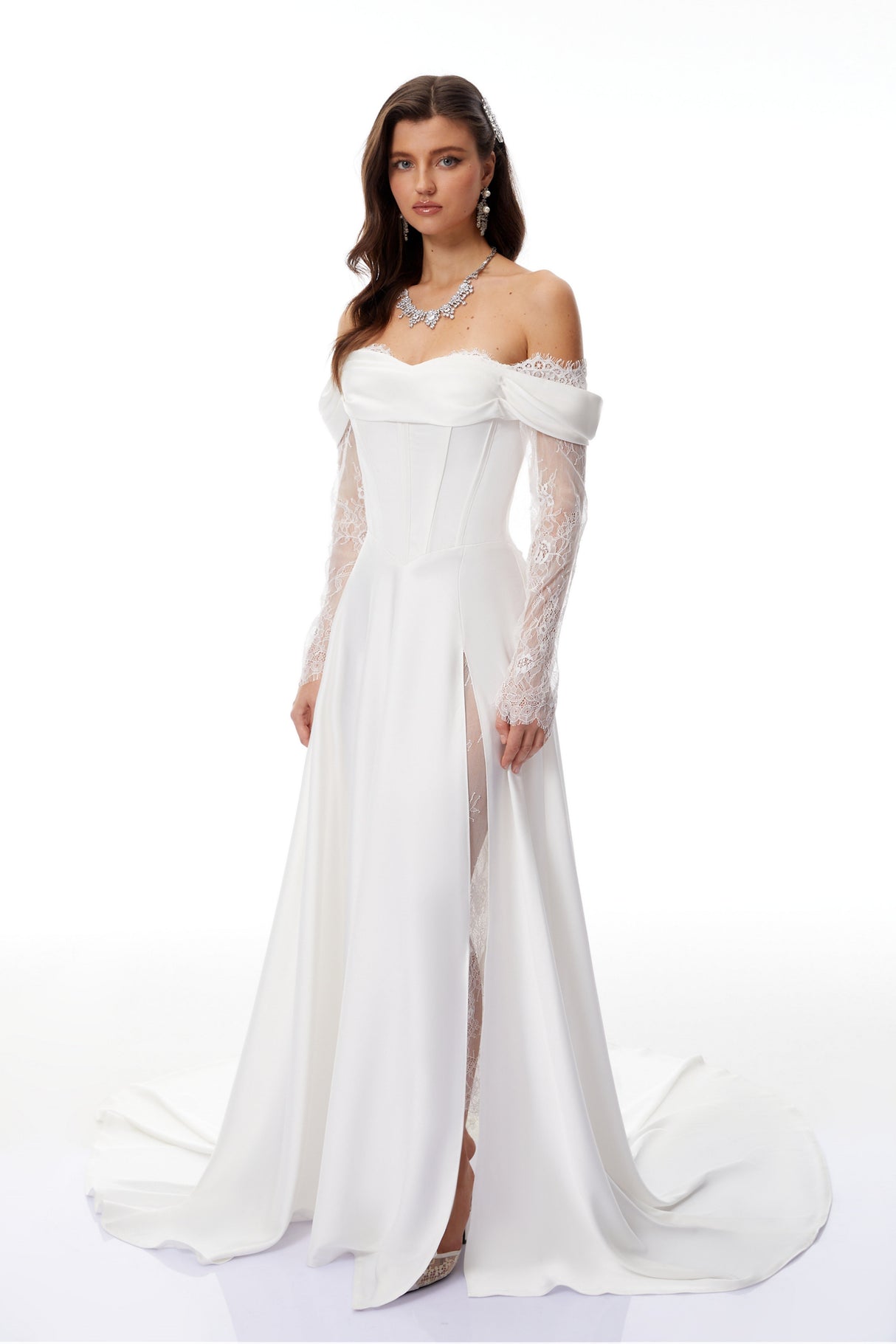 Aurohaya Víctor White Off-Shoulder Lace Panel Maxi Dress