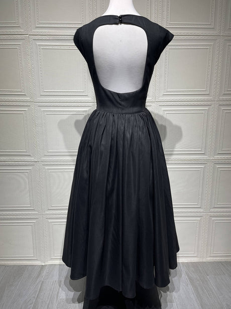 Aurohaya Pauline Round Neck Sleeveless Midi Dress