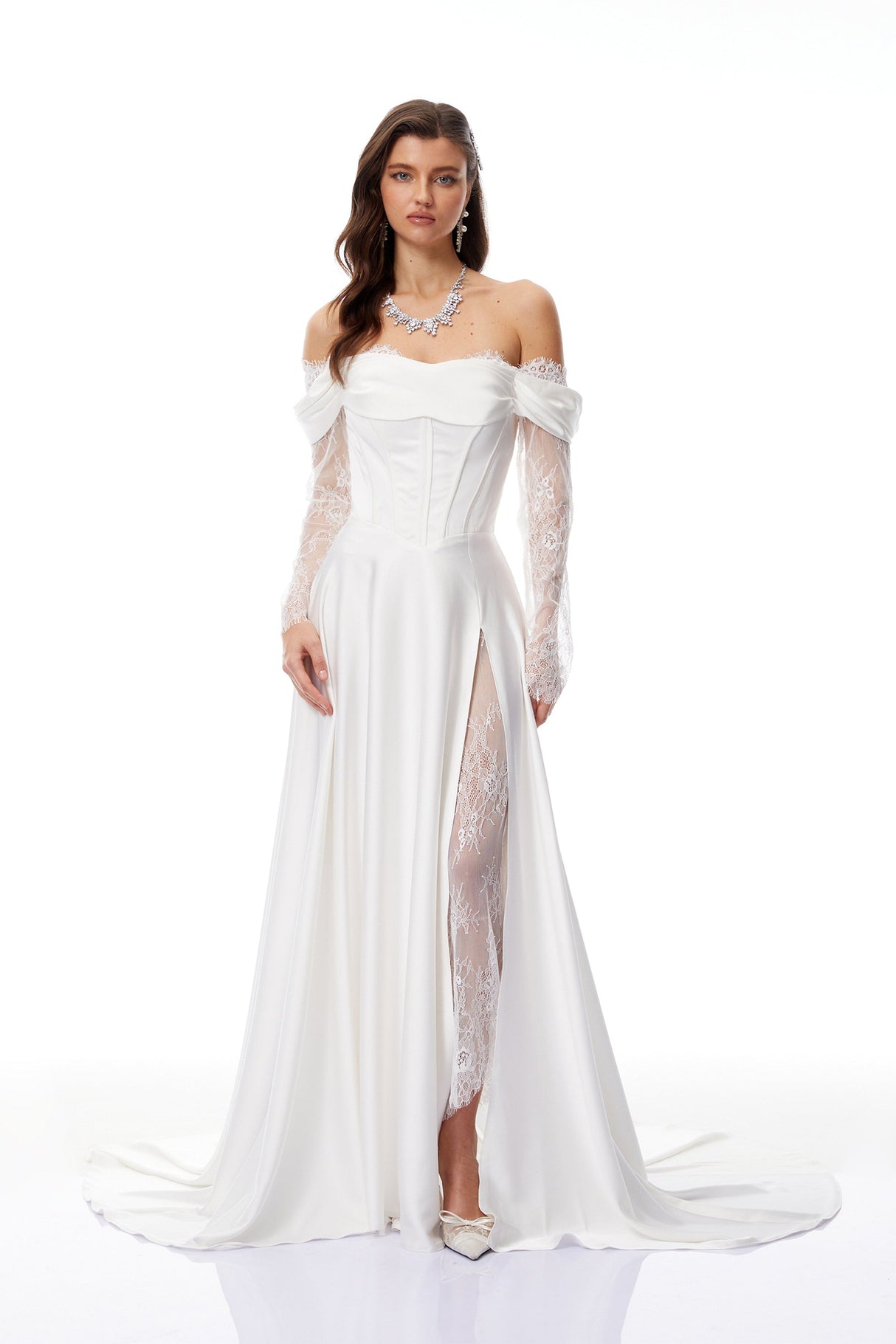 Aurohaya Víctor White Off-Shoulder Lace Panel Maxi Dress