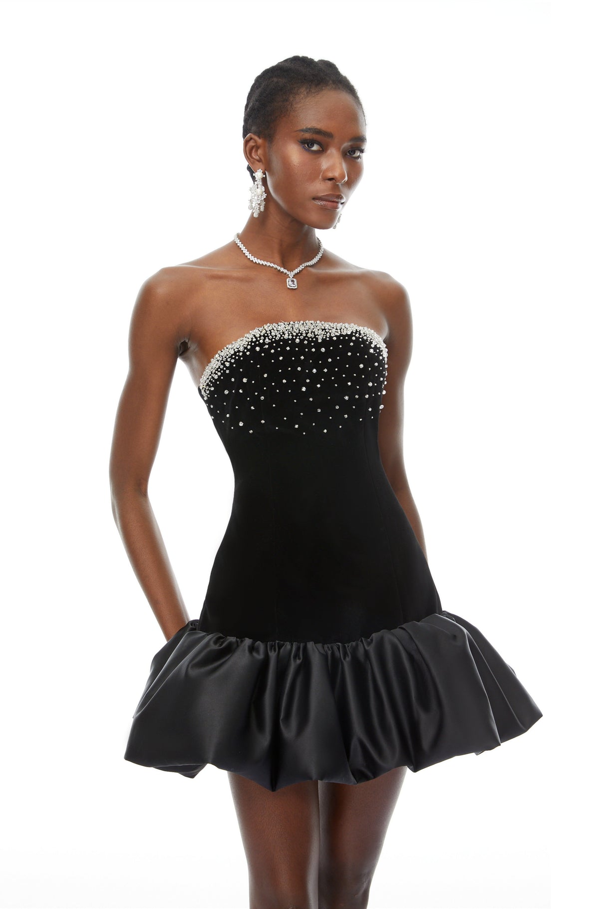 Aurohaya Lucía Black Beaded Embellished Velvet Mini Dress