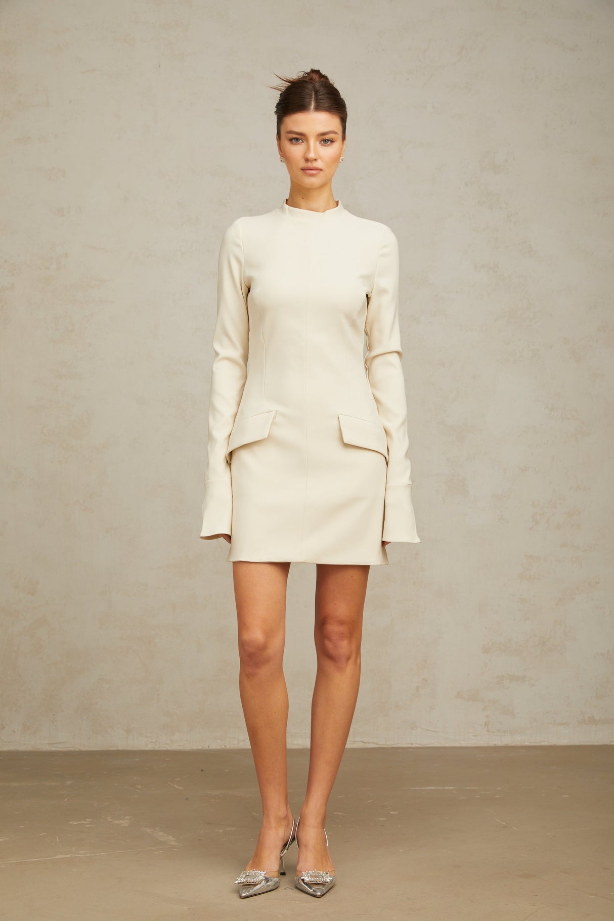 Aurohaya Chloé cream-white fitted mini dress
