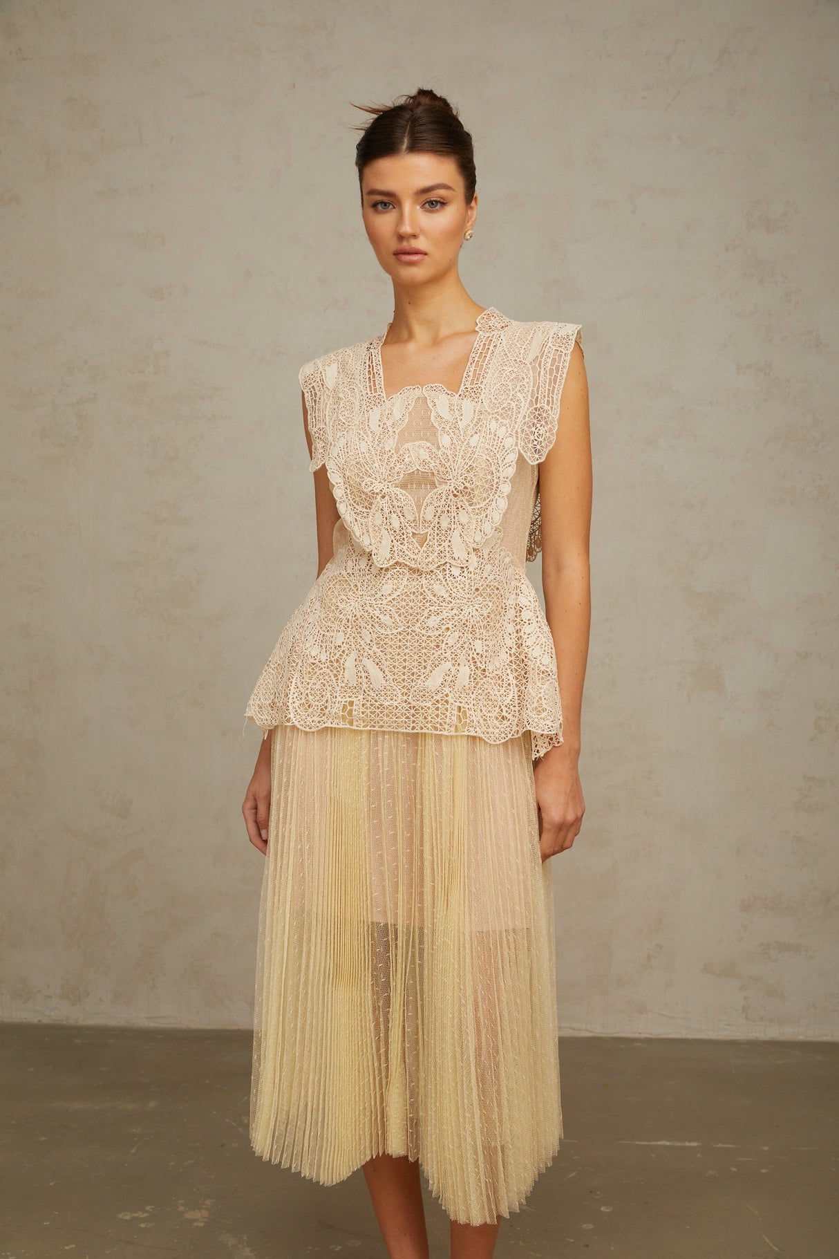 Aurohaya Céleste floral-lace-panelling tulle midi dress in Neutrals