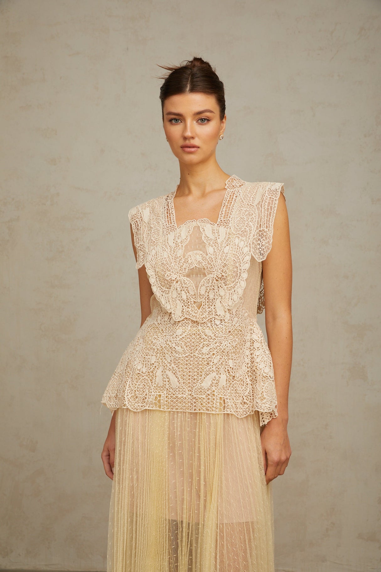 Aurohaya Céleste floral-lace-panelling tulle midi dress in Neutrals