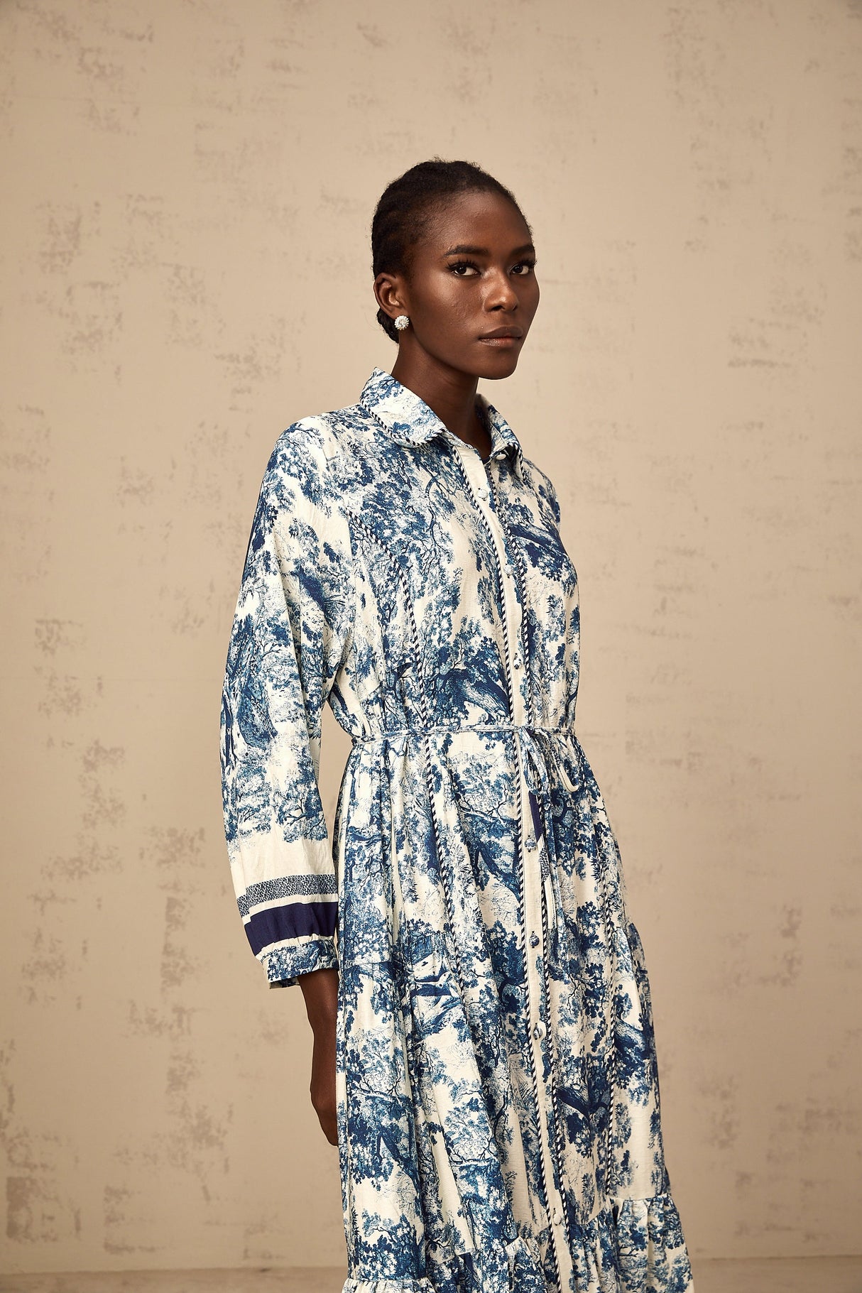 Aurohaya Adélaïde graphic-print midi dress in Blue