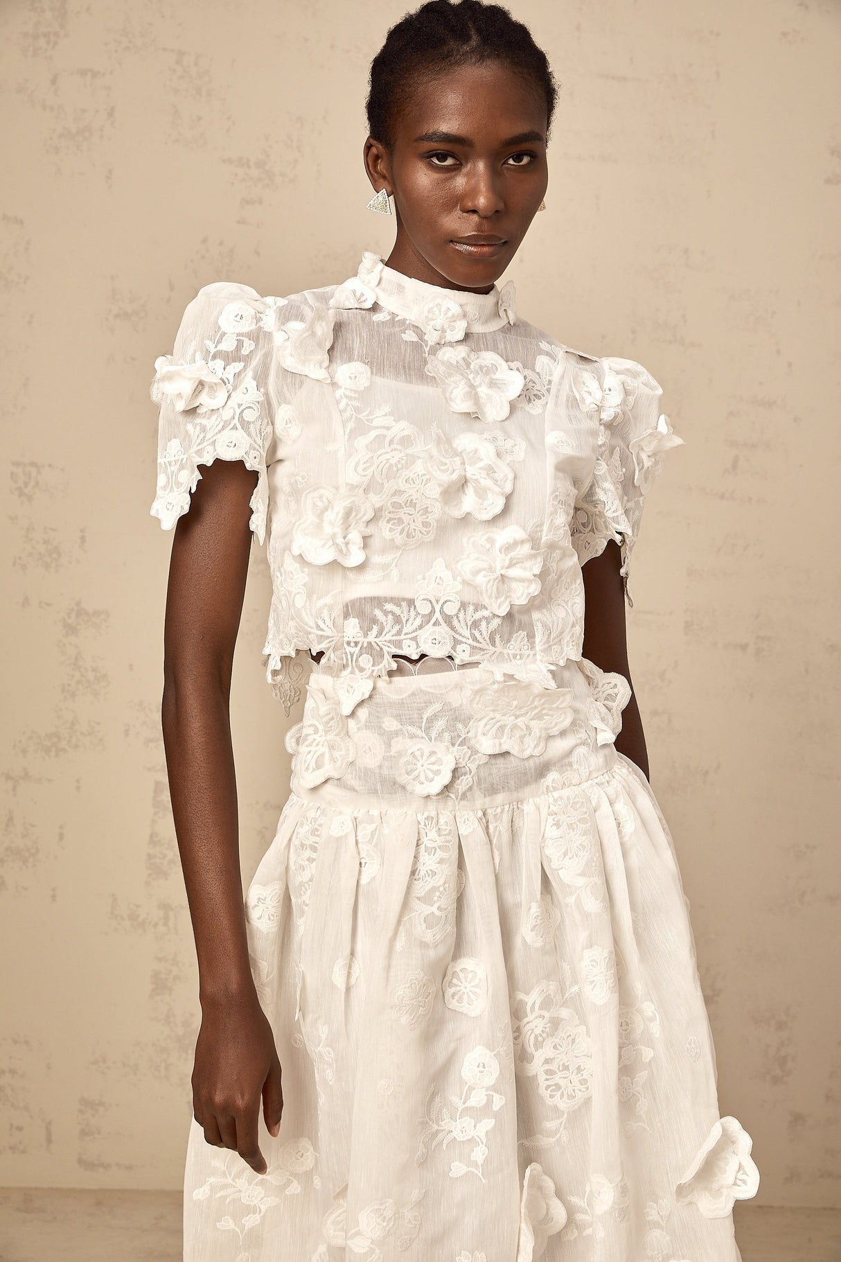 Aurohaya Thérèse white flower-embroidered top & skirt matching set