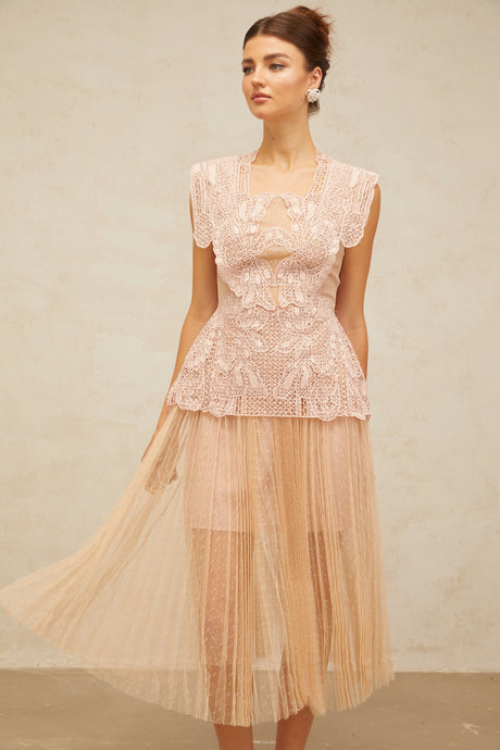 Aurohaya Céleste floral-lace-panelling tulle midi dress in Pink