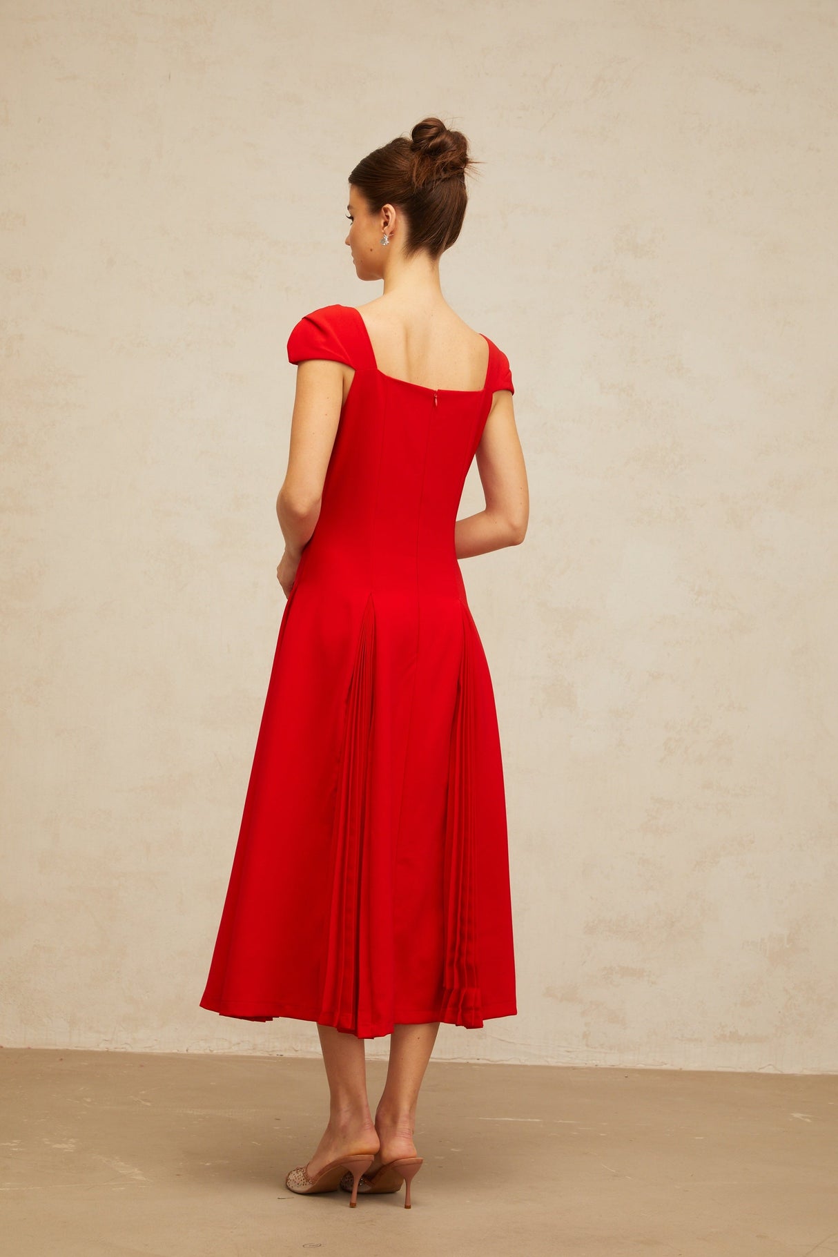 Aurohaya Gervaise red pleated-detail flared midi dress