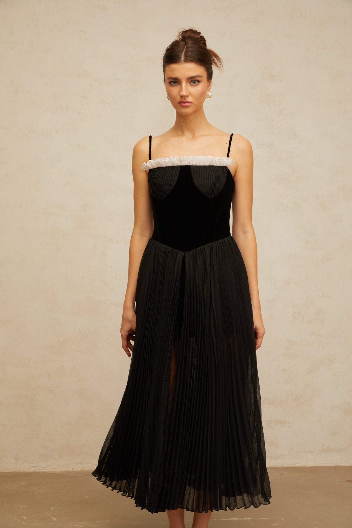 Aurohaya Clémence black velvet-panel pleated midi dress