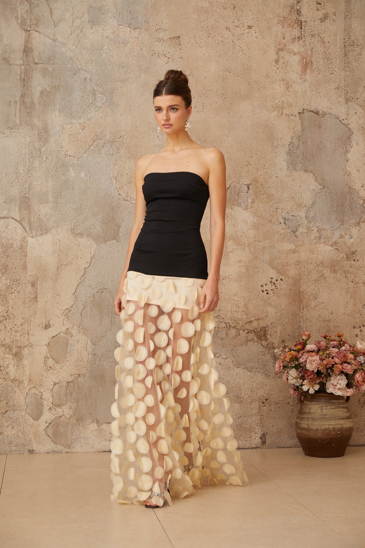 Aurohaya Xénia contrast-color 3d-polka-dot maxi dress