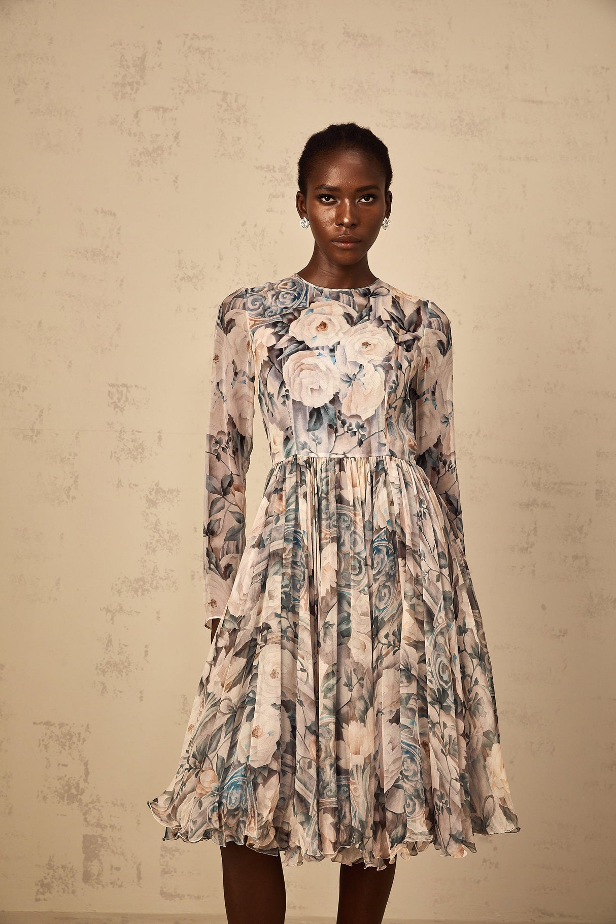 Aurohaya Mélanie Floral Print Pleated Chiffon Midi Dress