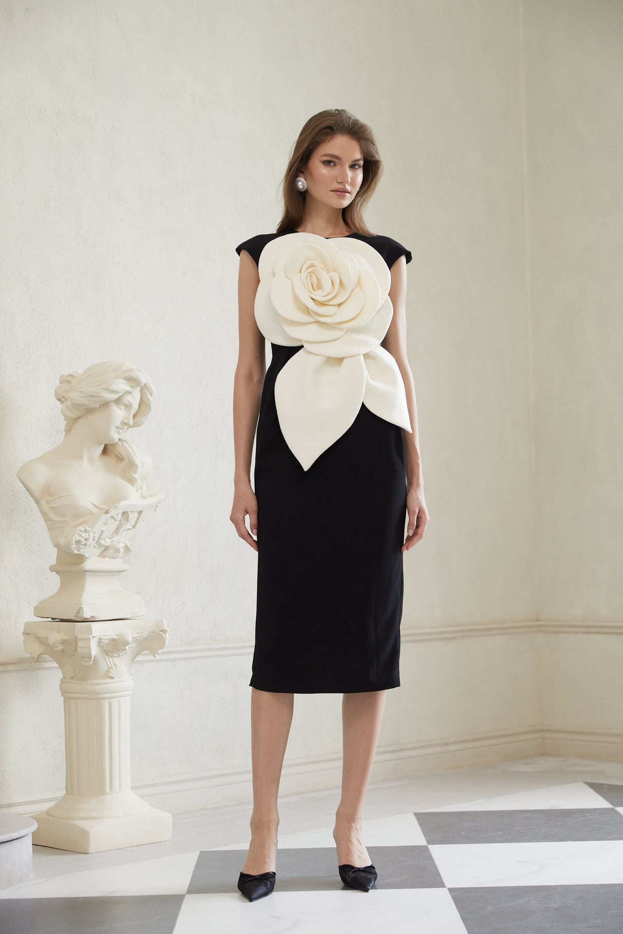 Aurohaya Aurélienne Black 3D Petal Pencil Midi Dress