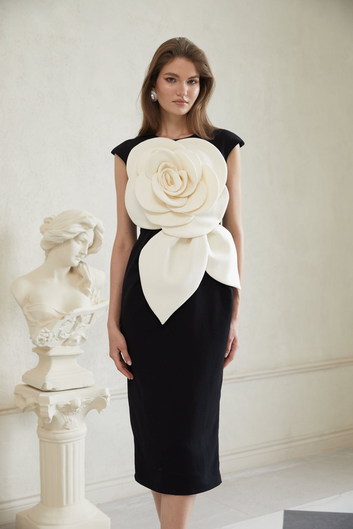Aurohaya Aurélienne Black 3D Petal Pencil Midi Dress