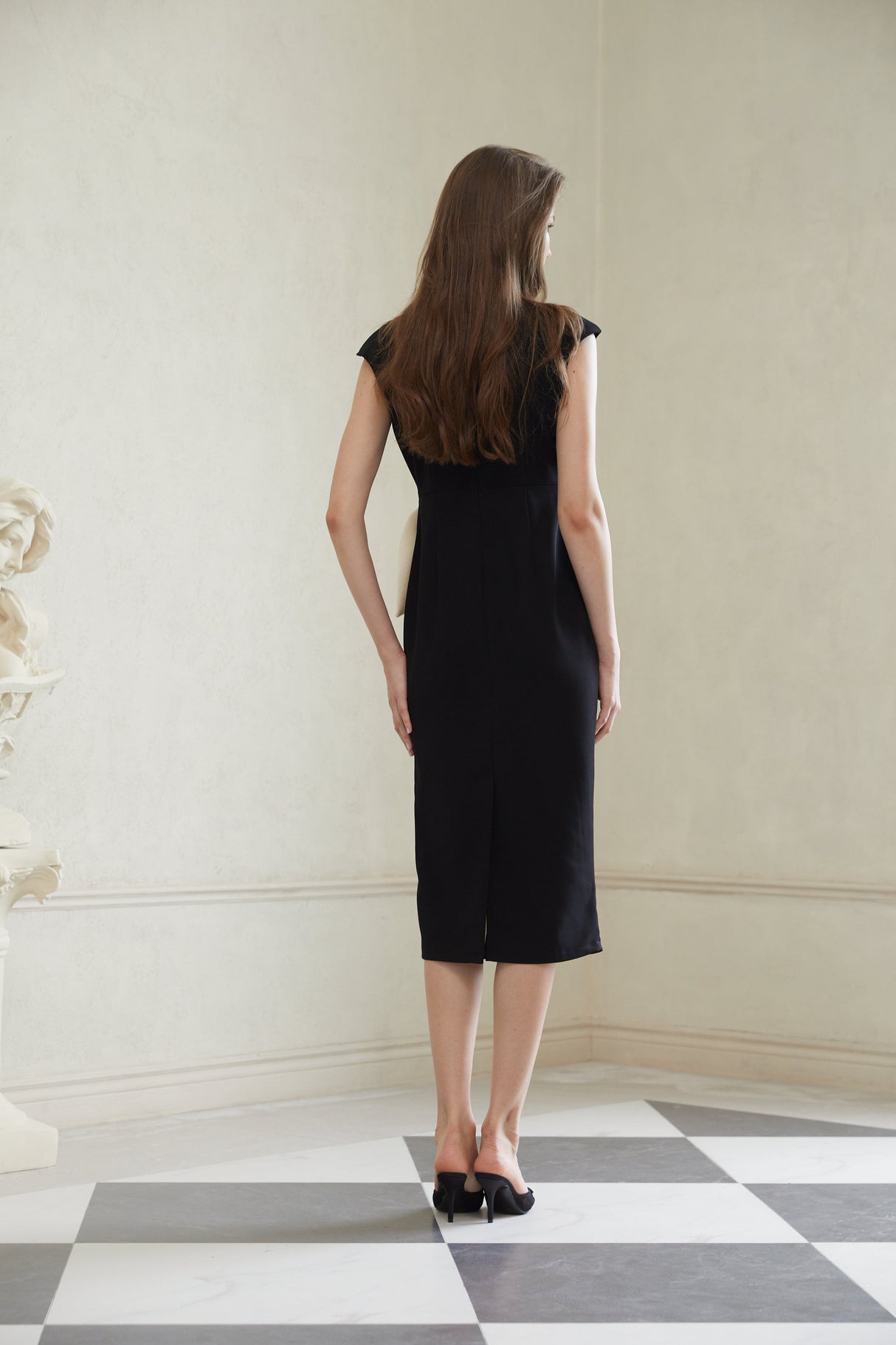 Aurohaya Aurélienne Black 3D Petal Pencil Midi Dress