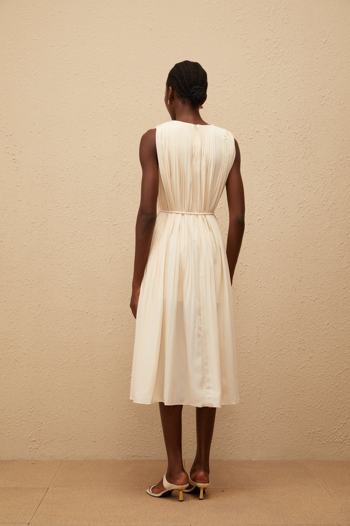 Aurohaya Célestine Neutral Sleeveless Pleated Midi Dress
