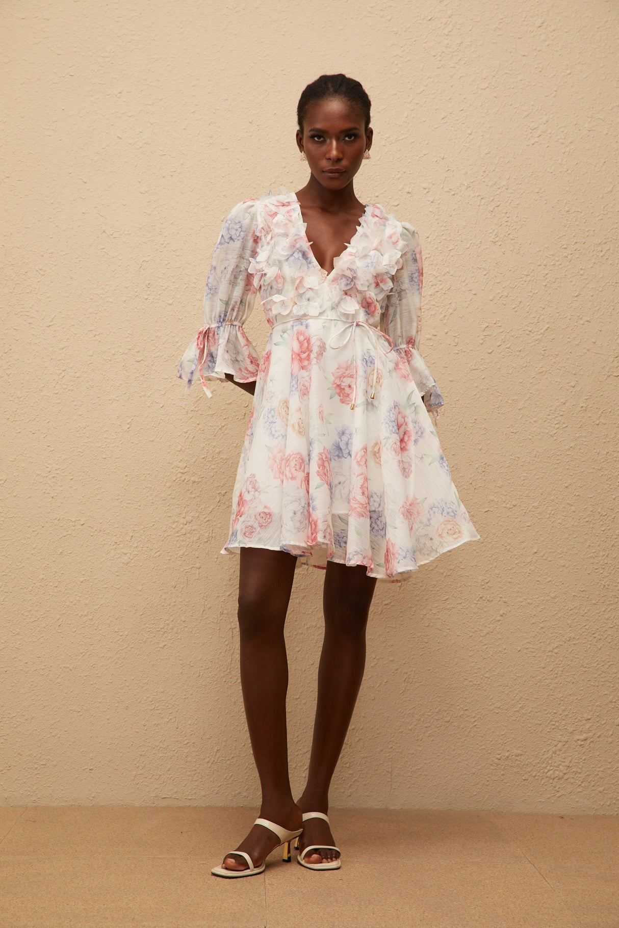 Aurohaya Téa White Floral Appliqué Mini Dress
