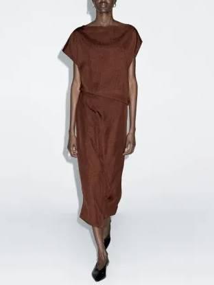 Aurohaya Minimalist Back Slit Midi Dress