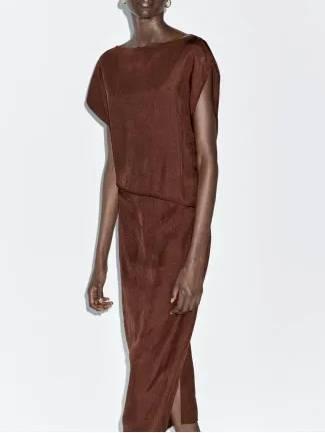 Aurohaya Minimalist Back Slit Midi Dress