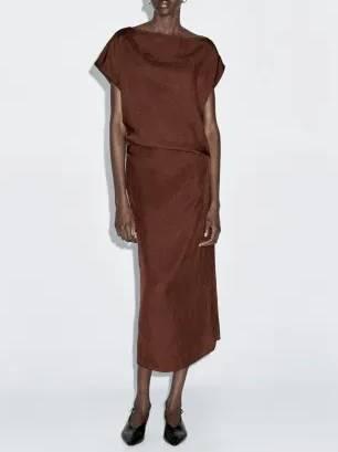 Aurohaya Minimalist Back Slit Midi Dress