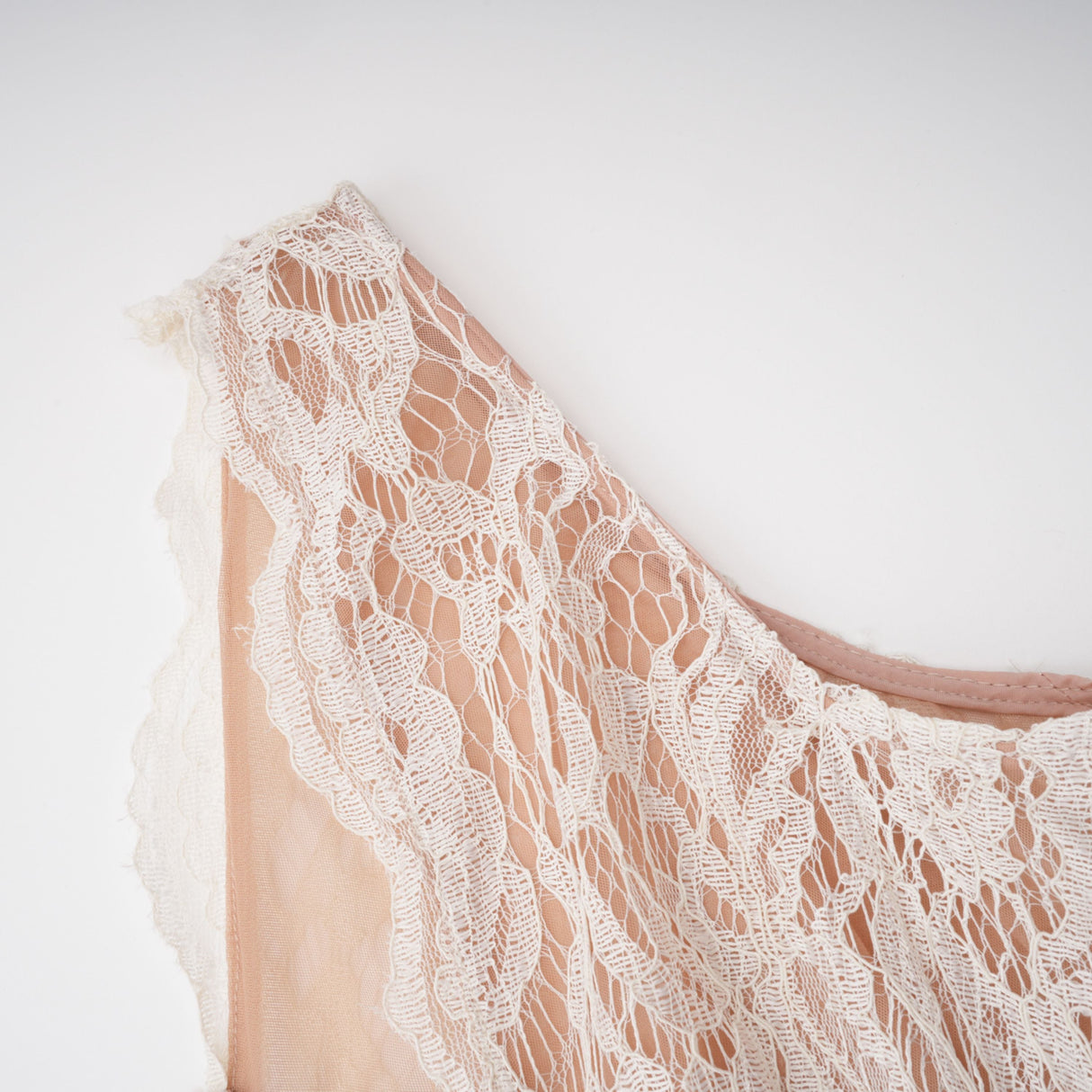 Aurohaya Alaia White Cape Design Floral Lace Midi Dress