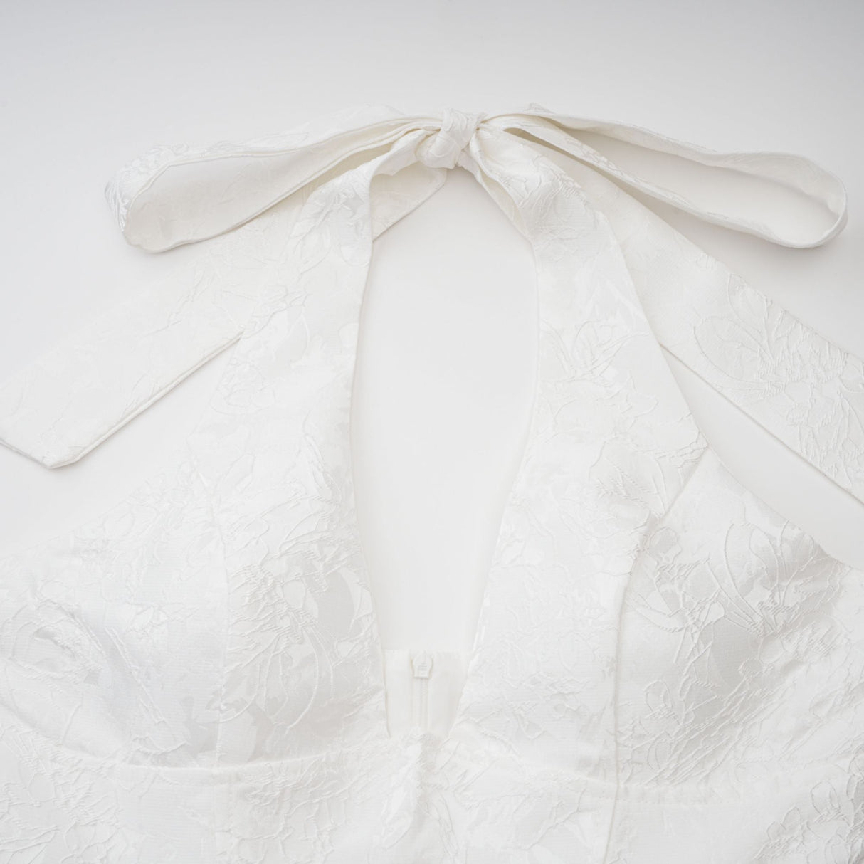 Aurohaya Céline White Glamorous Event Midi Dress
