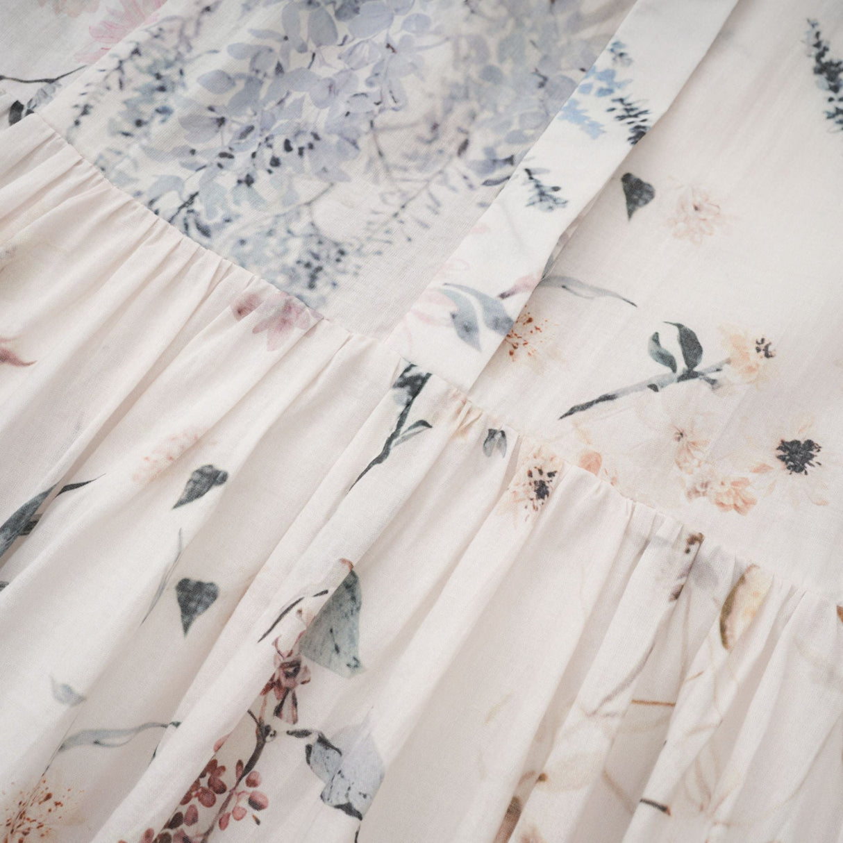 Aurohaya Héloïse White Floral Print Summer Midi Dress