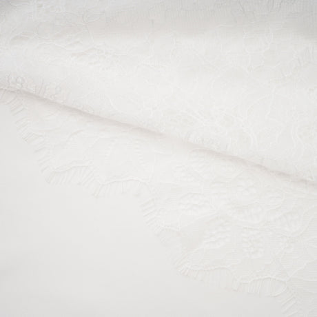 Aurohaya Víctor White Off-Shoulder Lace Panel Maxi Dress