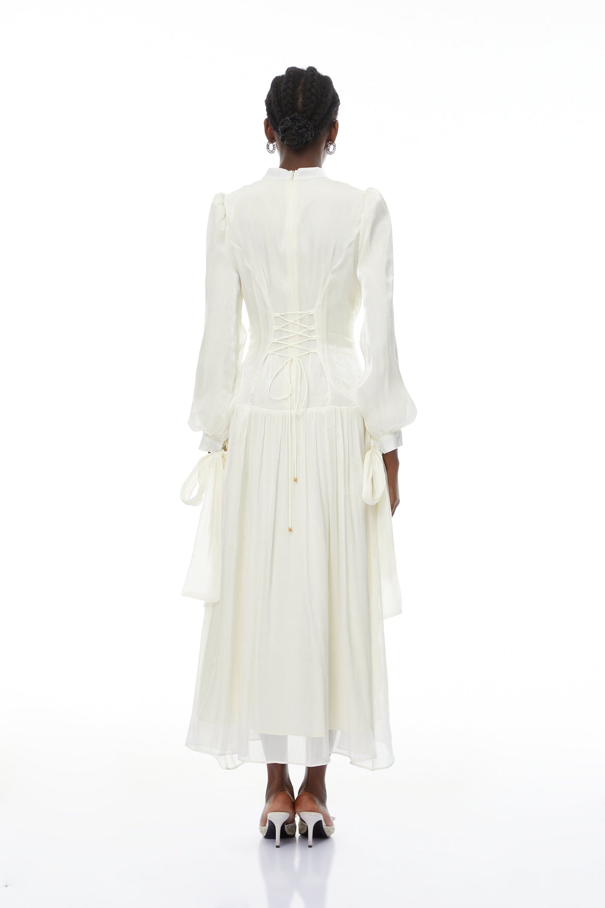 Aurohaya Katrín White Glossy Gathered Maxi Dress