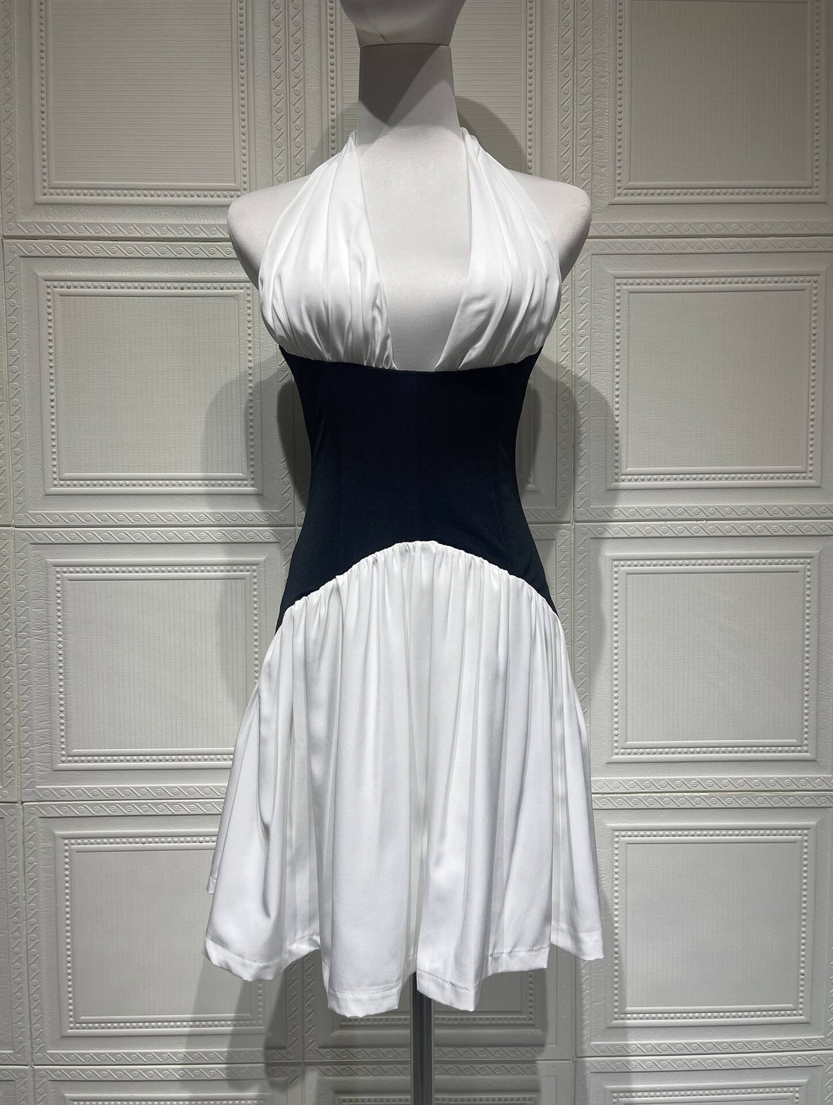 Aurohaya Thérèse Halter Neck Color Block Dress