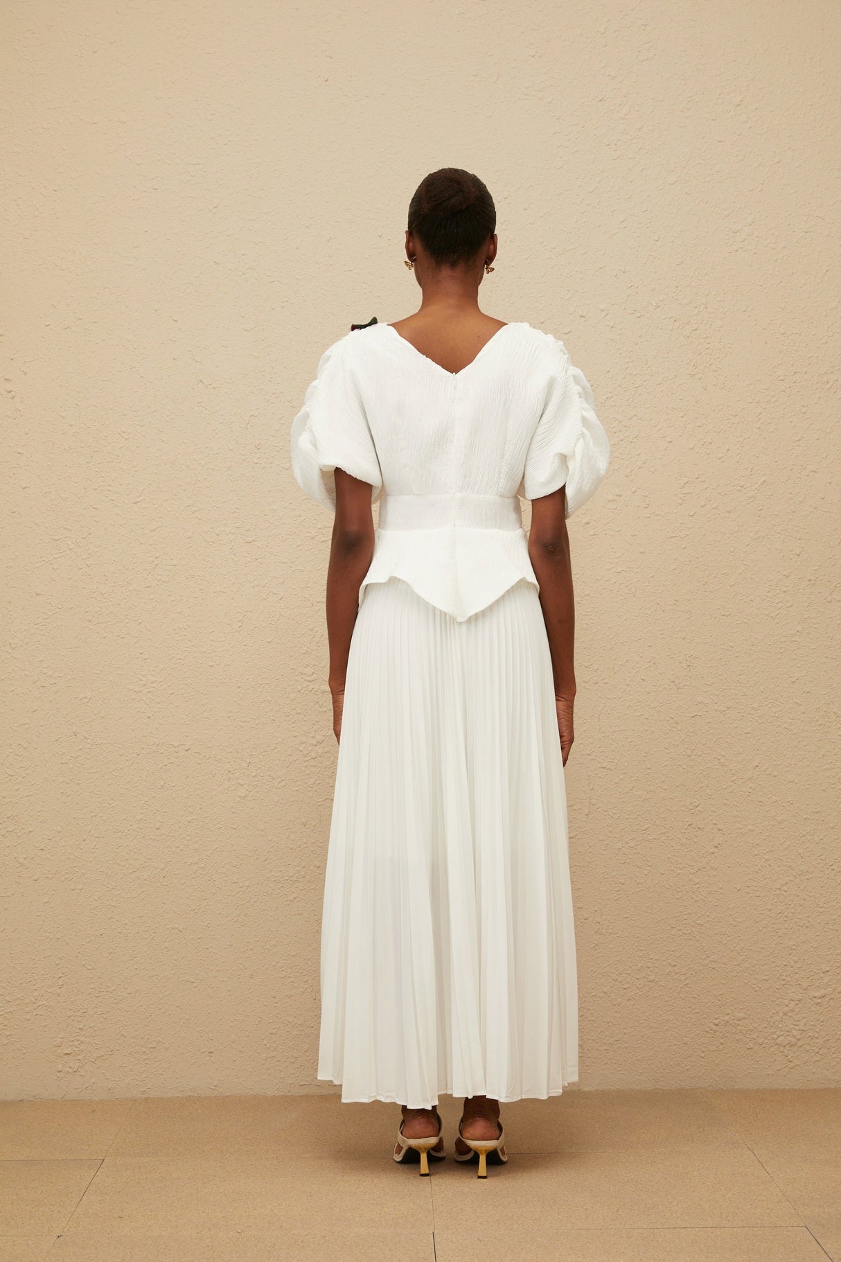 Aurohaya Pétale White Rose Appliqué Maxi Dress