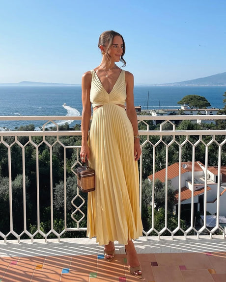 Maxi Dresses: A Fashion Staple for Every Woman's Closet