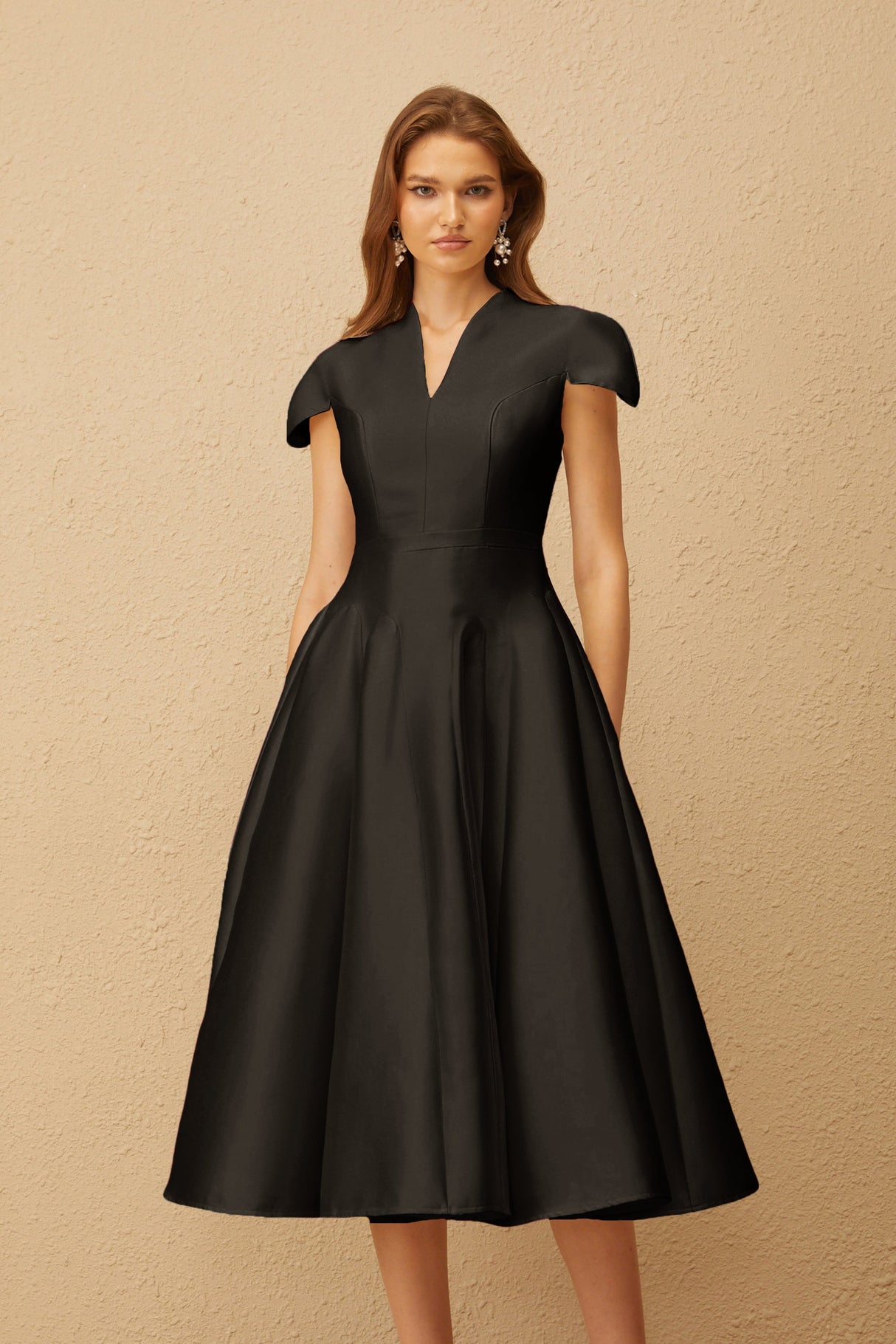 Aurohaya Aventin Black Godet Design Midi Dress
