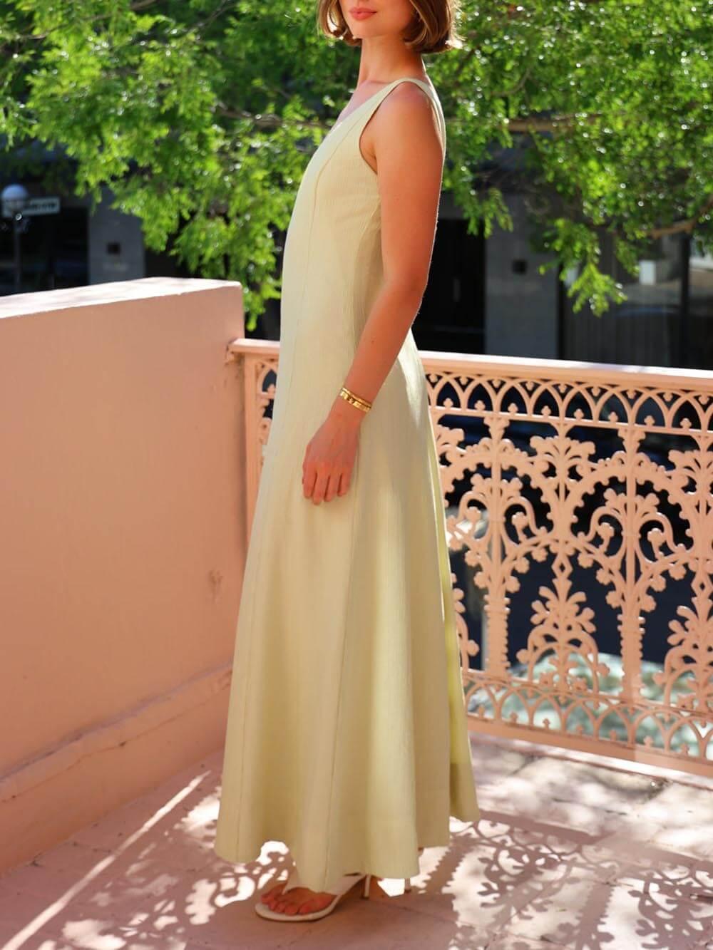 Aurohaya Exquisite Modern V-Neck A-Line Wavy Maxi Dress