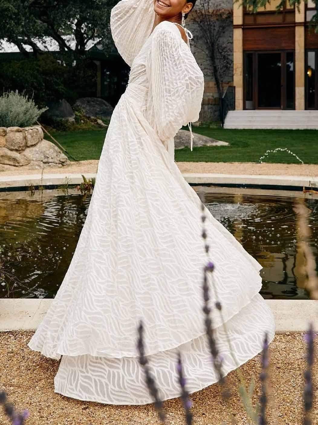 Aurohaya Elegant V-neck Pleated Long-sleeved Maxi Dress