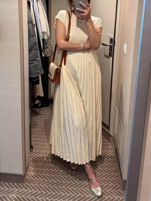 Aurohaya Elegant Stylish Sleeveless Pleated Maxi Dress