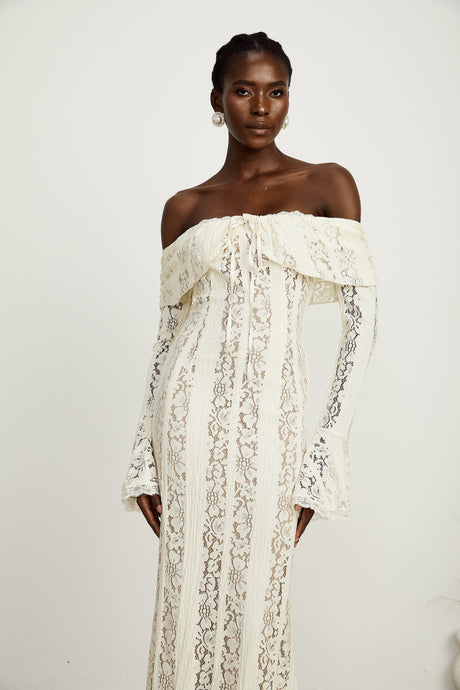 Sirène Off Shoulder Lace Maxi Dress