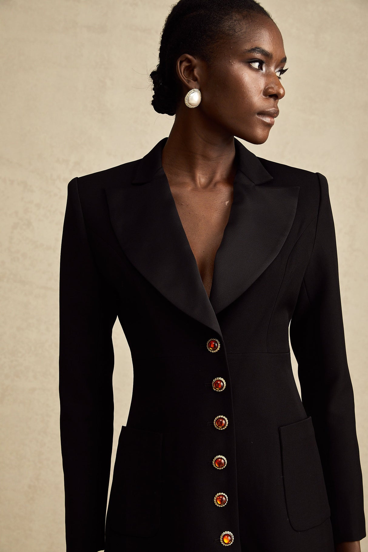Aurohaya Aurore black single-breasted blazer dress