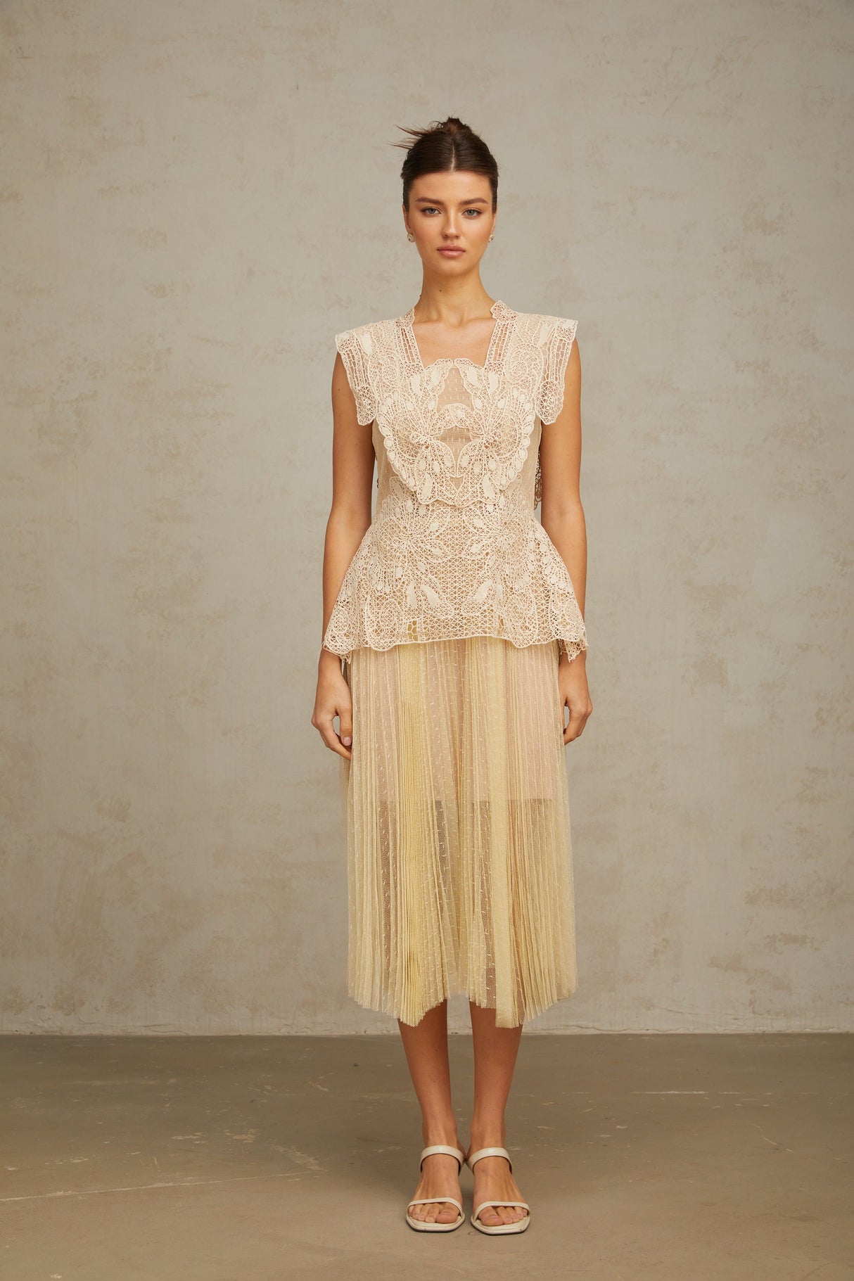 Aurohaya Céleste floral-lace-panelling tulle midi dress in Neutrals
