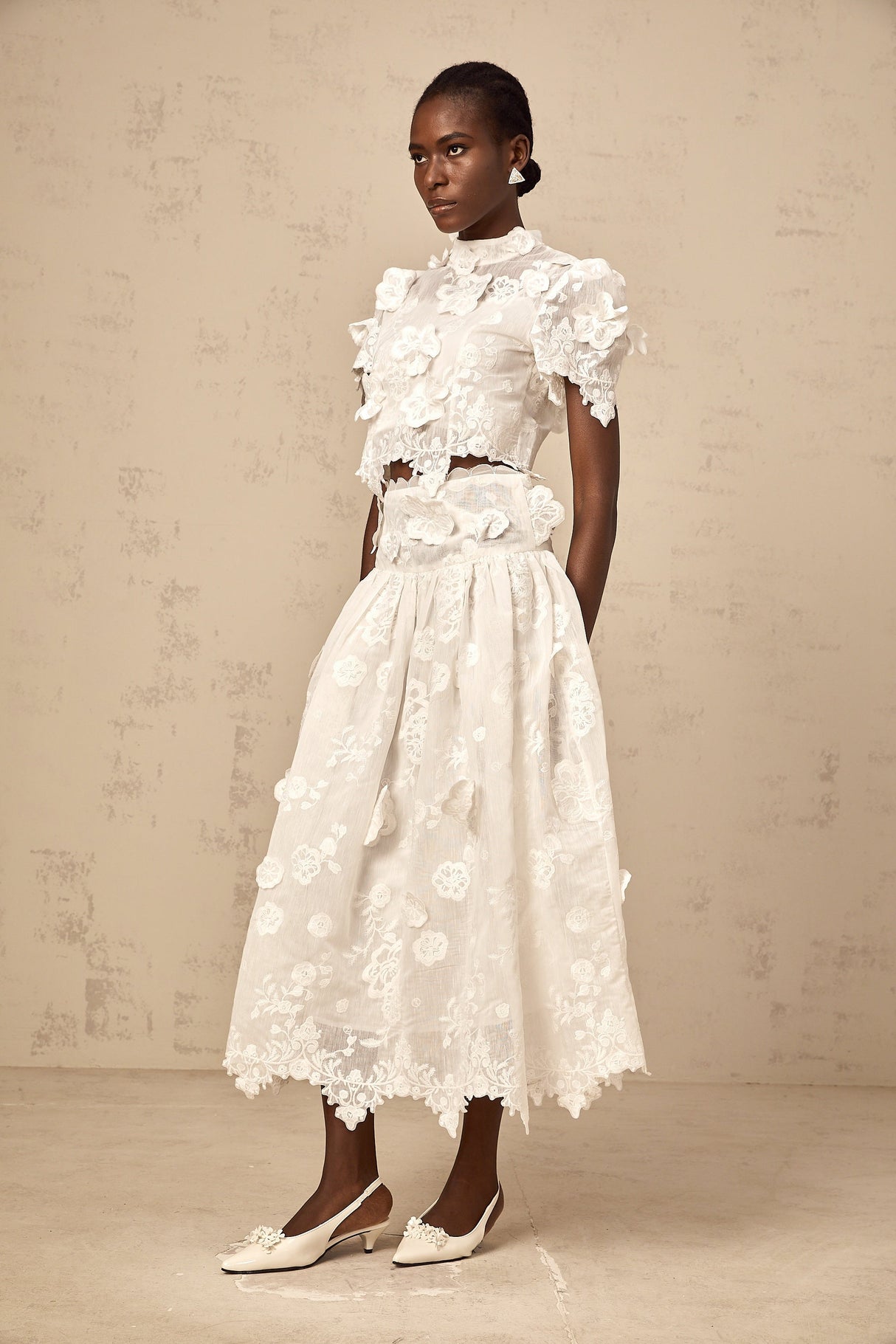 Aurohaya Thérèse white flower-embroidered top & skirt matching set
